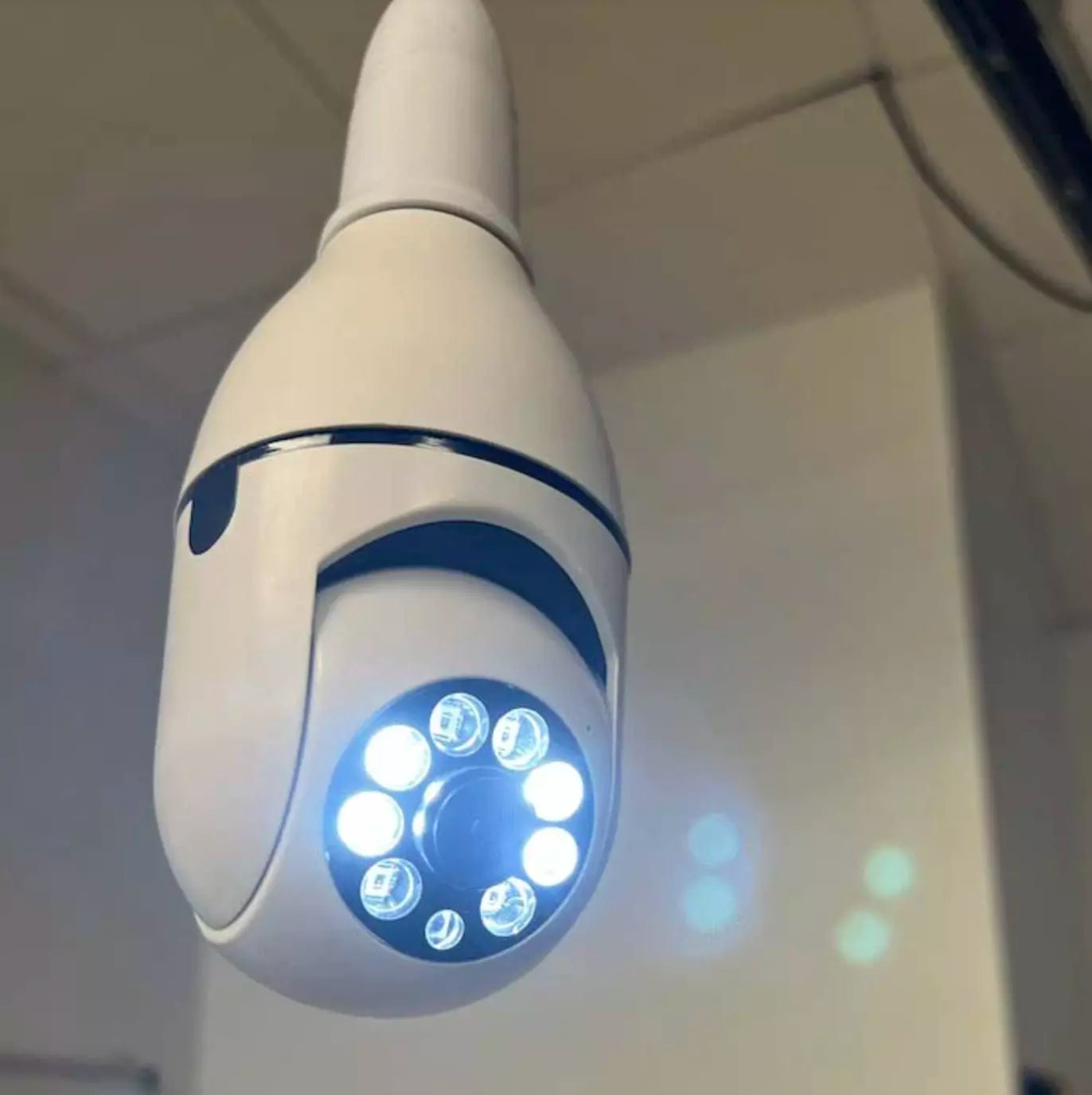 Wireless LED light camera with app control
